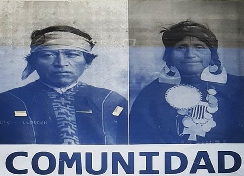 Photo 1: A poster with members of Mapuche people in a classroom of Liceo de Aplicación with the question: Community?
