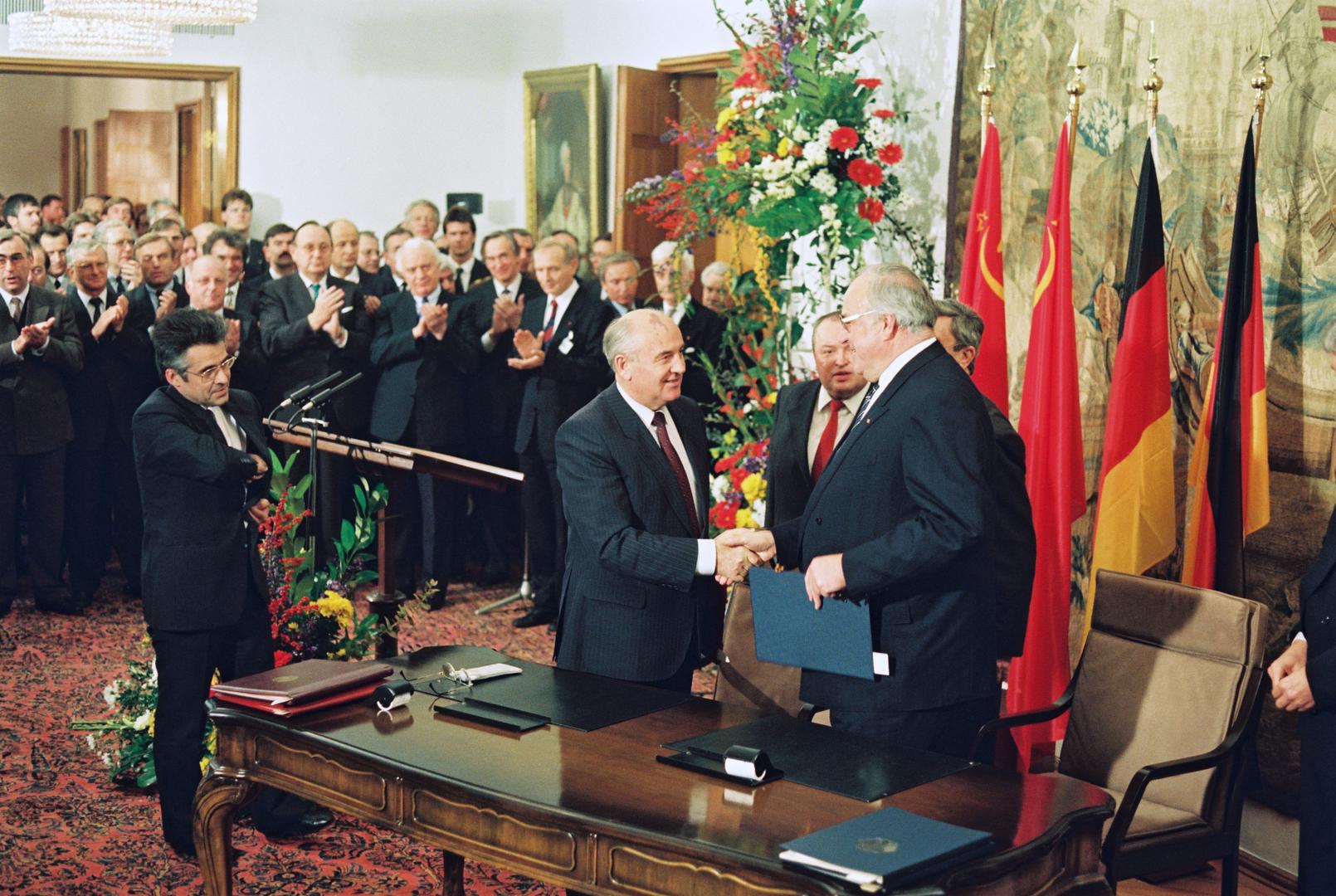 “Wendezeit”: Helmut Kohl, German Foreign Policy and the Dispute over NATO’s Eastern Enlargement